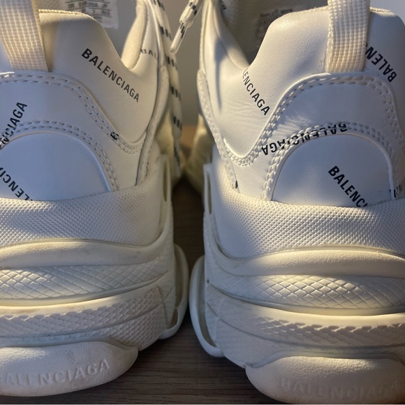 Balenciaga Triple S - Picture 4 of 15